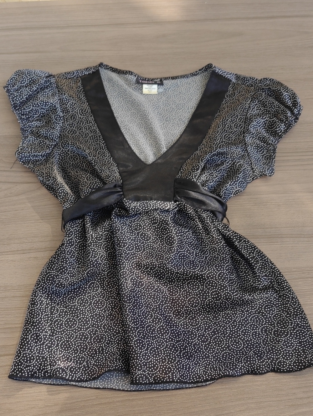 Black Polka Dot V-Neck Puff Sleeve Top